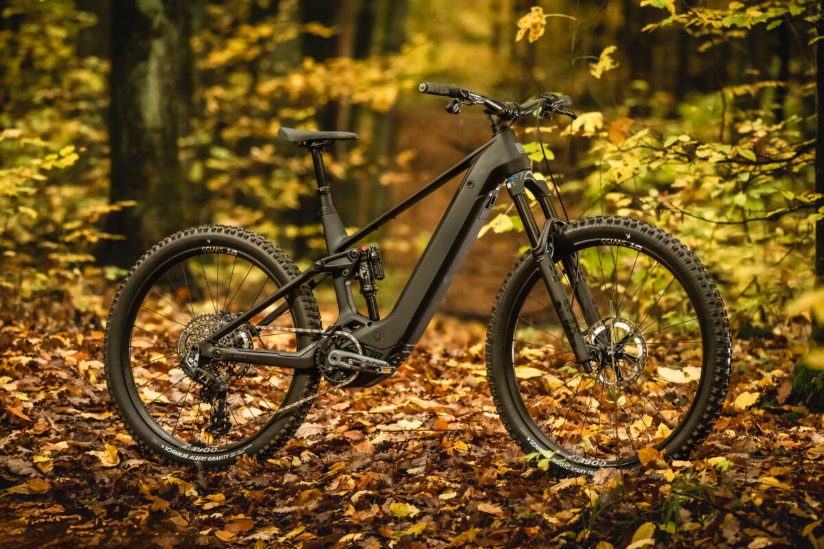 Stevens E-Inception AM – Test: Czy ten e-bike zrewolucjonizuje frajdę z jazdy po szlakach?
